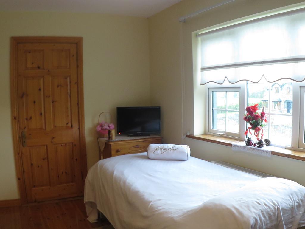 Derghaven B&B, Hostel & Self Catering Scarriff  Room photo